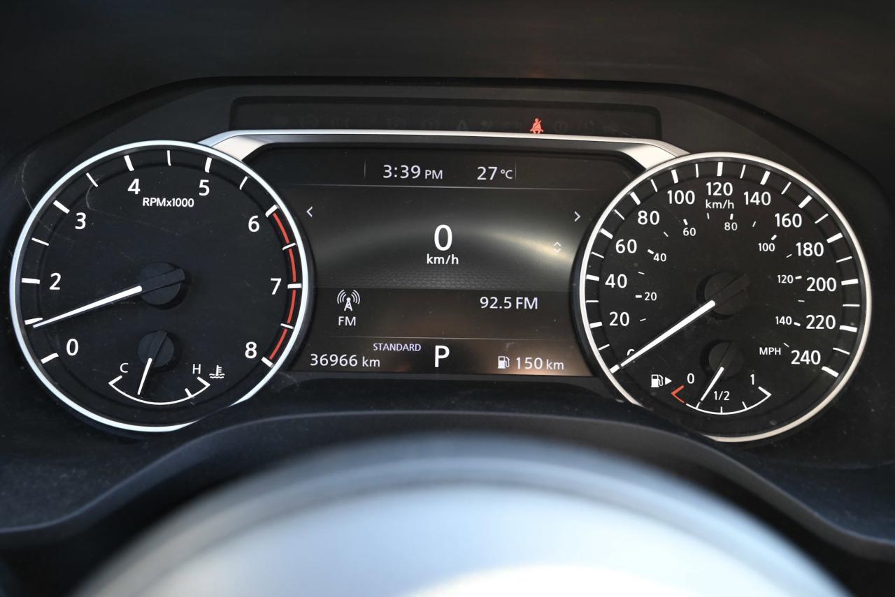 2023 Nissan Rogue S PKG, LOW KILO, NO ACCIDENTS, FULLY SERVICED Photo