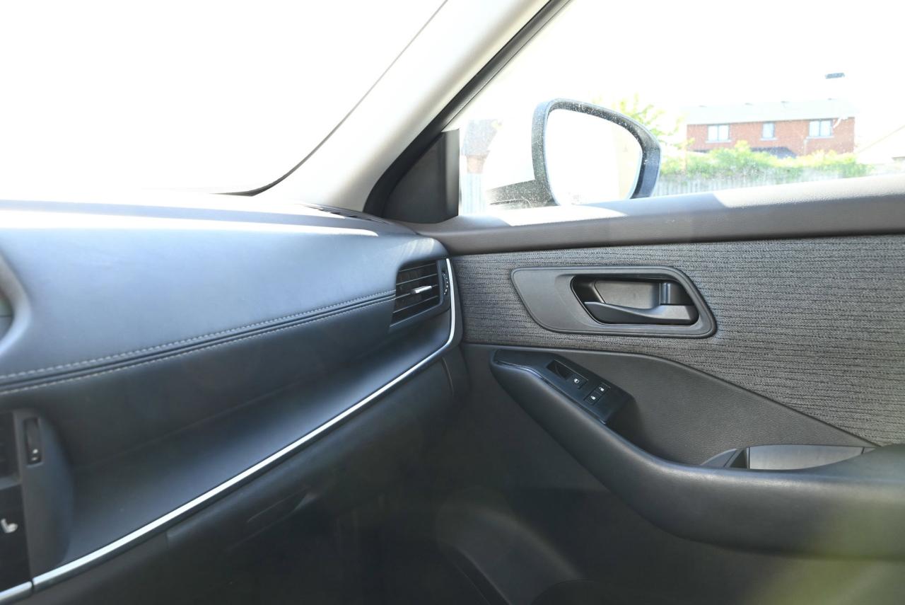 2023 Nissan Rogue S PKG, LOW KILO, NO ACCIDENTS, FULLY SERVICED Photo