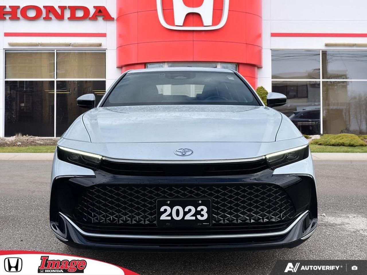 2023 Toyota Crown XLE HYBRID   SNOW TIRES INCLUDED   APPLE CARPLAY Photo