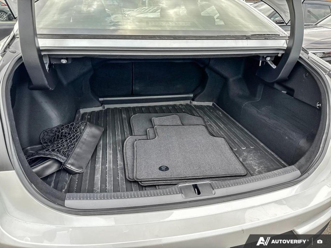 2023 Toyota Crown XLE HYBRID   SNOW TIRES INCLUDED   APPLE CARPLAY Photo