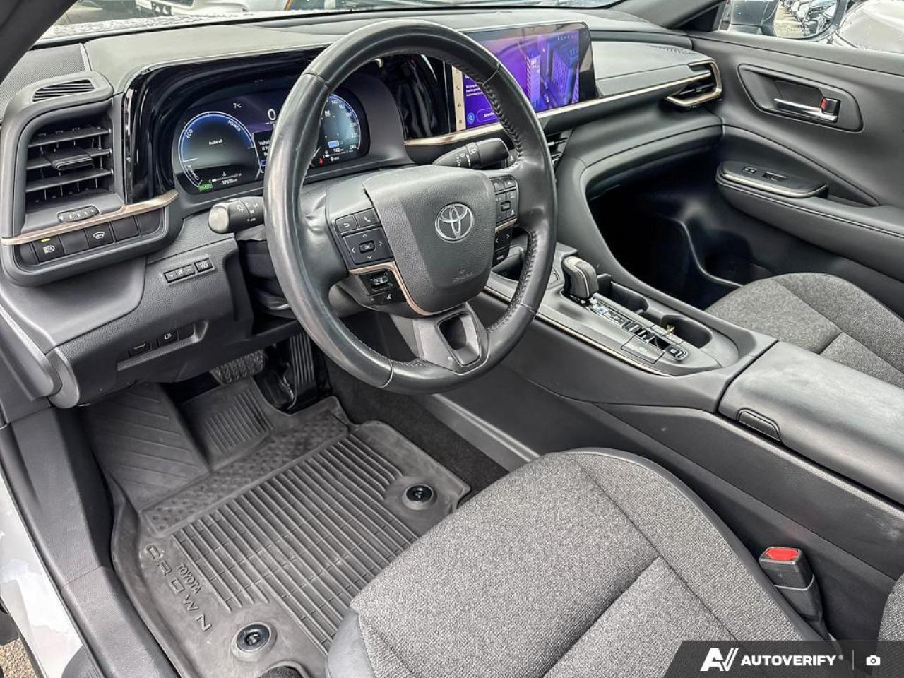 2023 Toyota Crown XLE HYBRID   SNOW TIRES INCLUDED   APPLE CARPLAY Photo