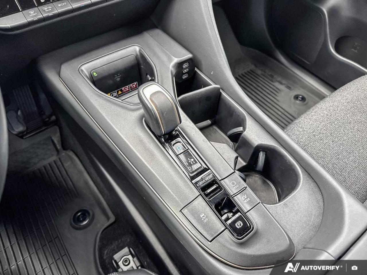 2023 Toyota Crown XLE HYBRID   SNOW TIRES INCLUDED   APPLE CARPLAY Photo