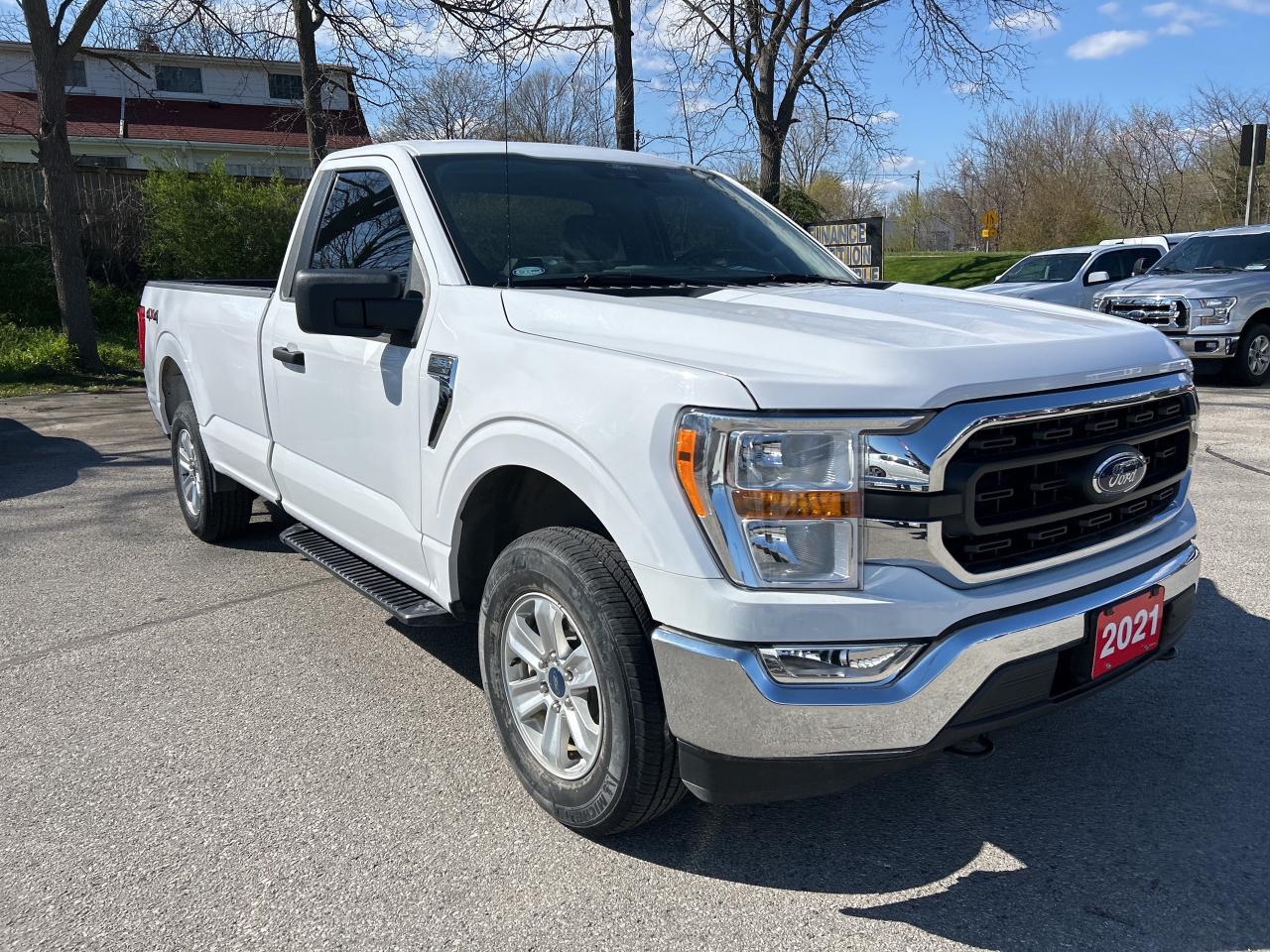 2021 Ford F-150 XLT, CLEAN CARFAX, 4X4, BOX LINER Photo3