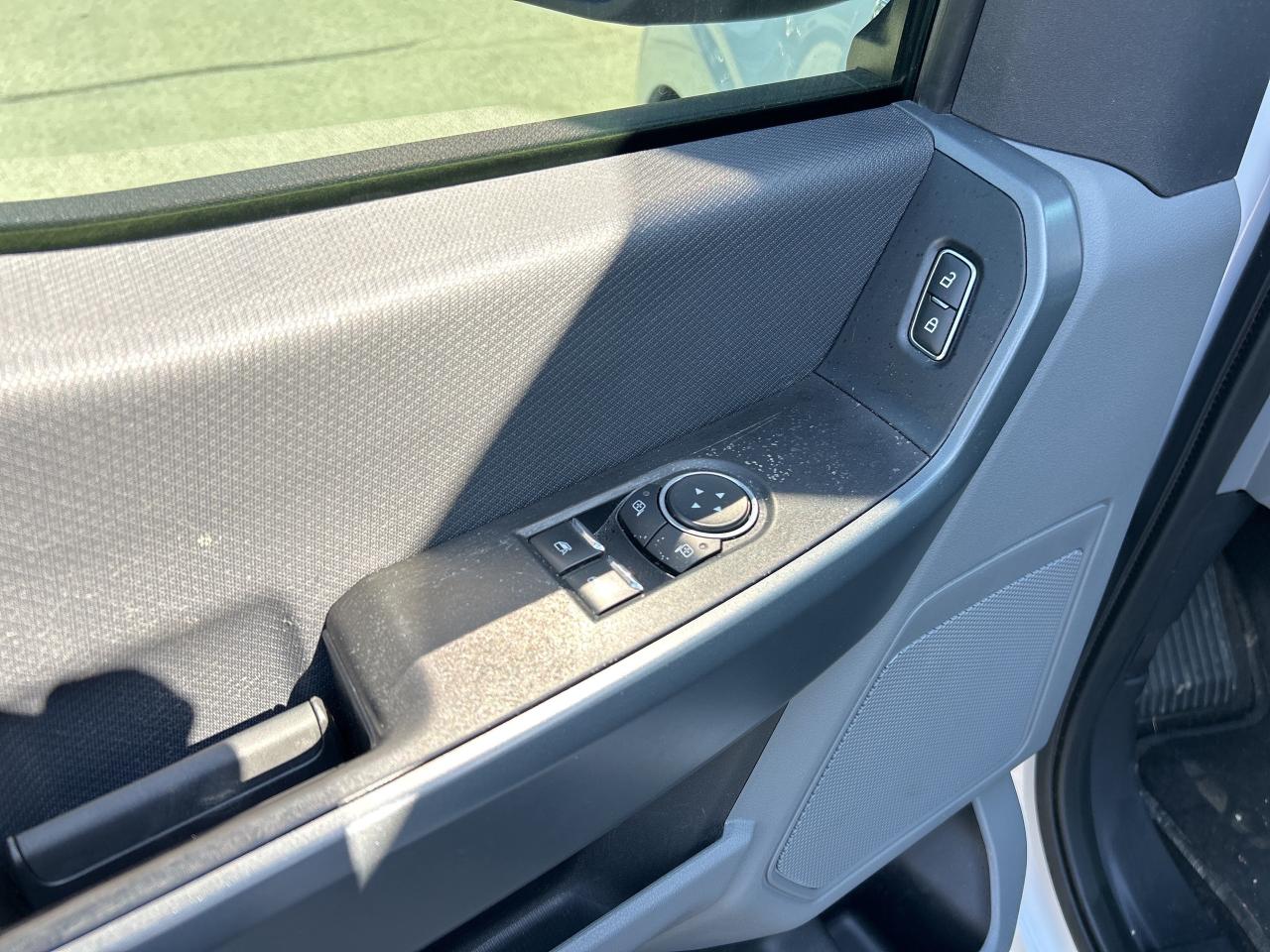 2021 Ford F-150 XLT, CLEAN CARFAX, 4X4, BOX LINER Photo