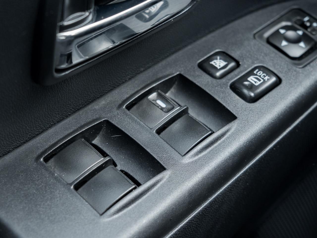 2011 Mitsubishi RVR SE -One Owner-Heated Seats-Bluetooth-Dealer Servic Photo