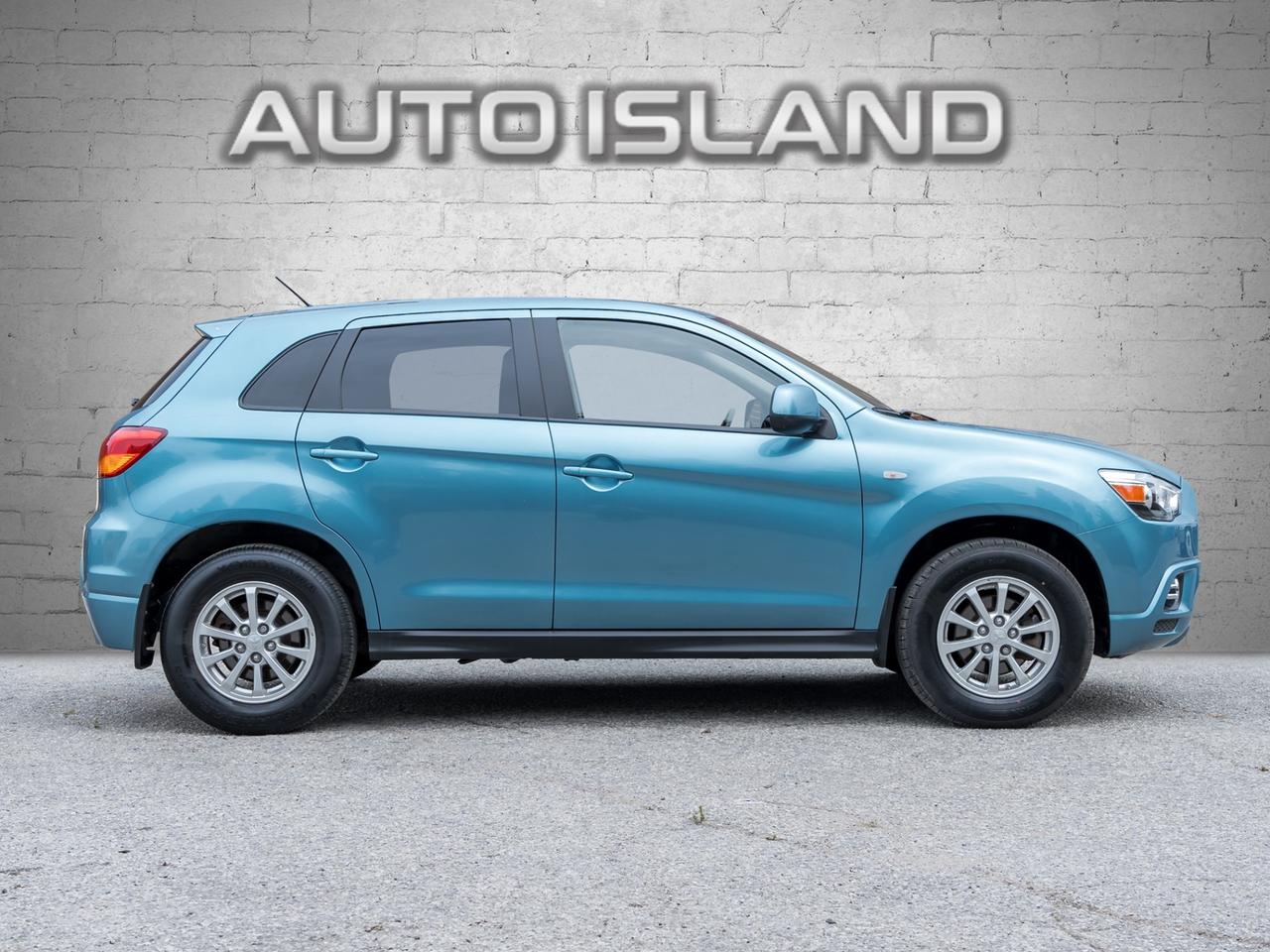 2011 Mitsubishi RVR SE -One Owner-Heated Seats-Bluetooth-Dealer Servic Photo2