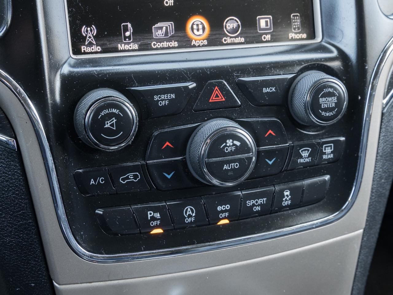 2016 Jeep Grand Cherokee 4WD LIMITED Photo