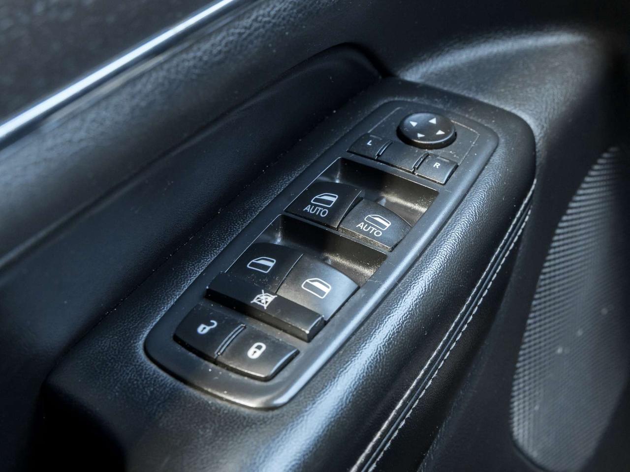 2016 Jeep Grand Cherokee 4WD LIMITED Photo