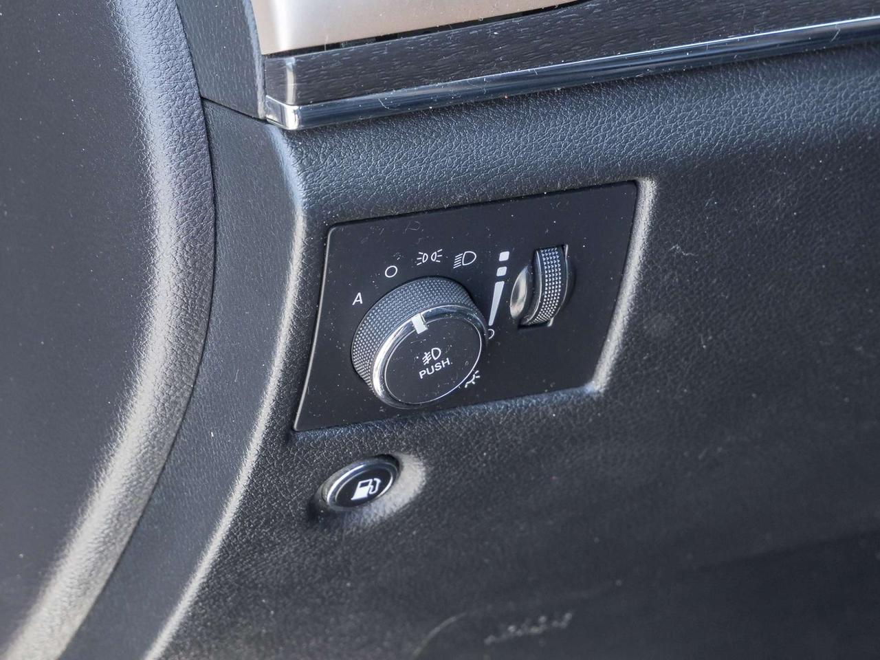 2016 Jeep Grand Cherokee 4WD LIMITED Photo