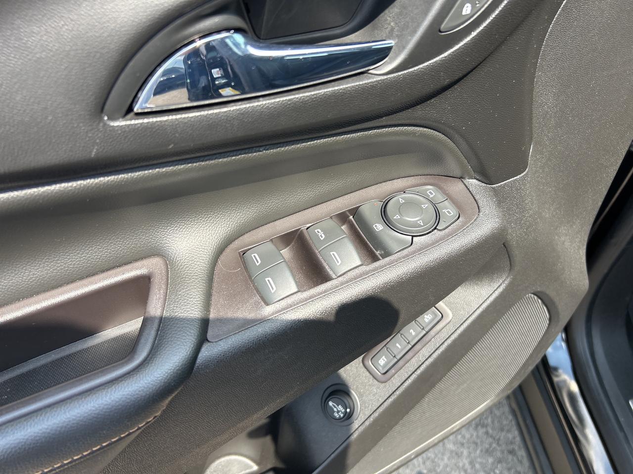 2021 Chevrolet Equinox PREMIER, CLEAN CARFAX, LEATHER, REMOTE START! Photo