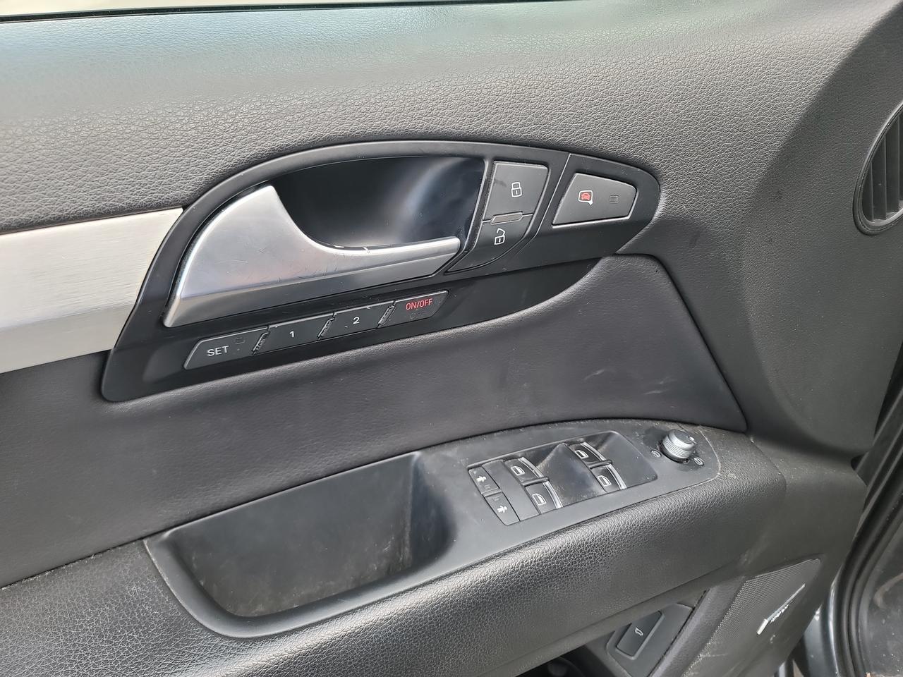 2013 Audi Q7 Quattro 4dr 3.0L Premium !!! Low KMS !!! Photo