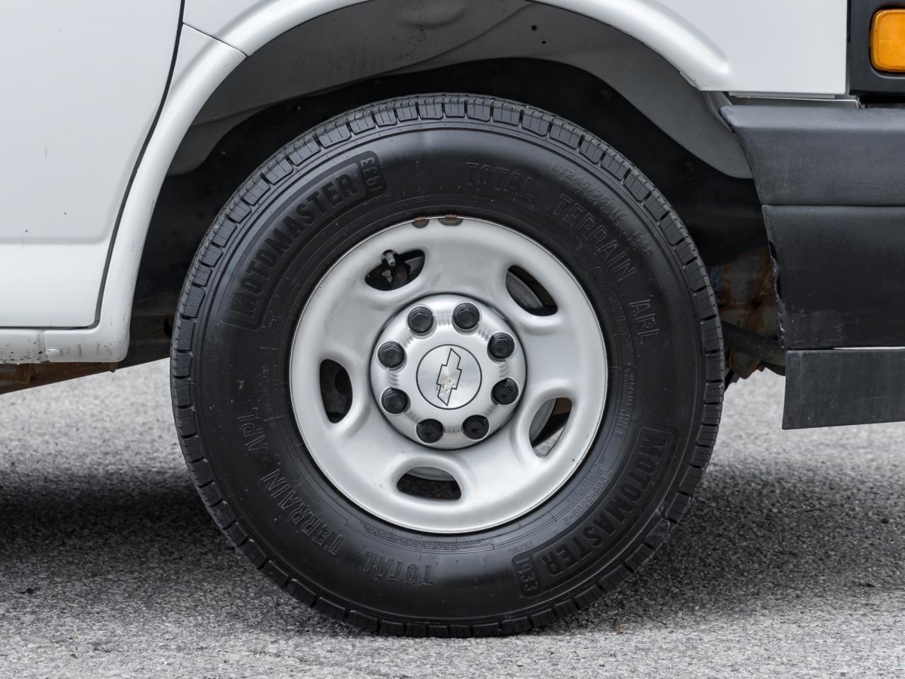 2020 Chevrolet Express RWD 2500 155  !! NO ACCIDENT !! Photo3