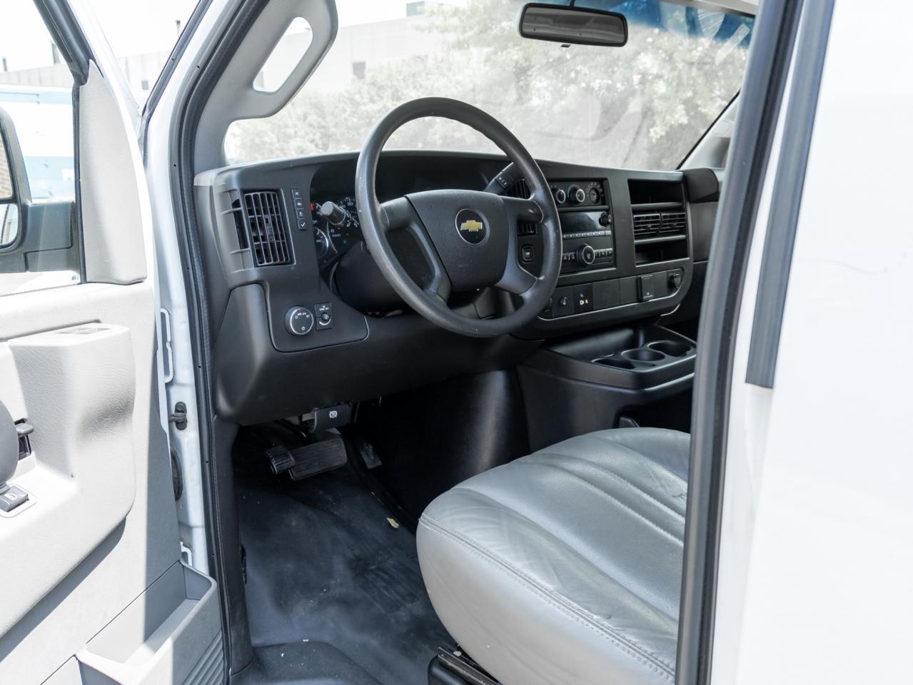 2020 Chevrolet Express RWD 2500 155  !! NO ACCIDENT !! Photo