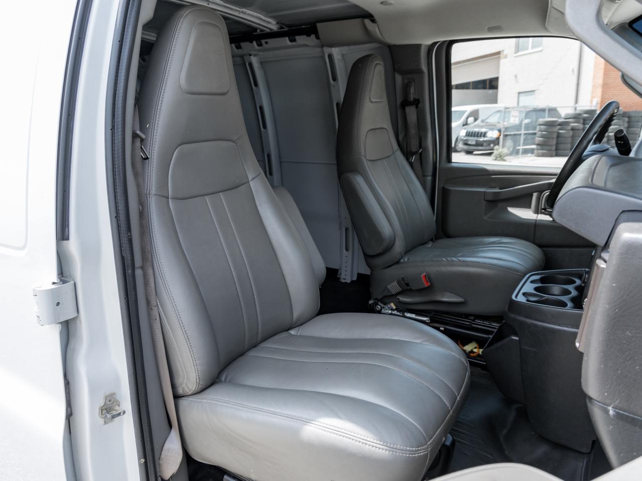 2020 Chevrolet Express RWD 2500 155  !! NO ACCIDENT !! Photo