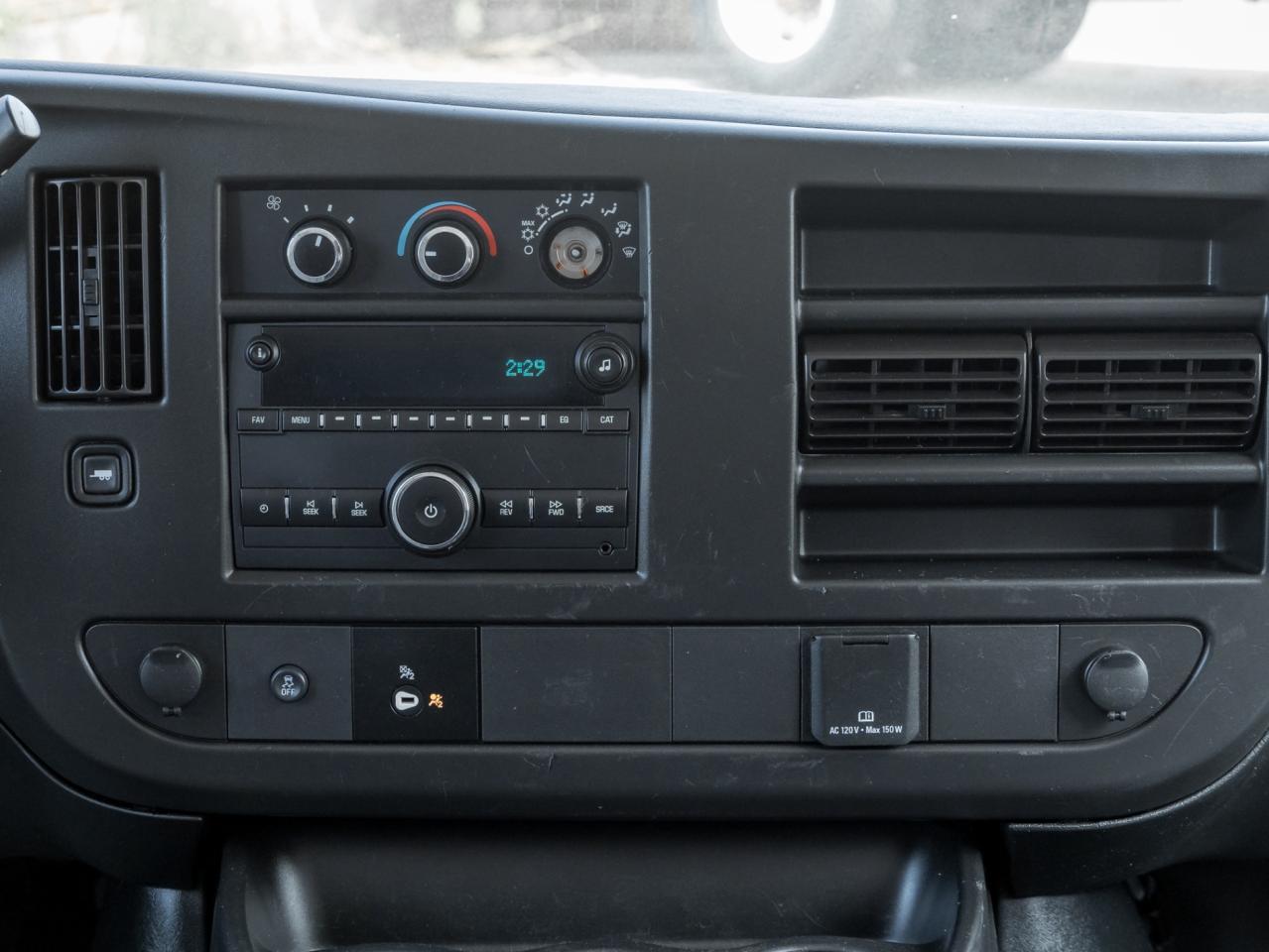 2020 Chevrolet Express RWD 2500 155  !! NO ACCIDENT !! Photo