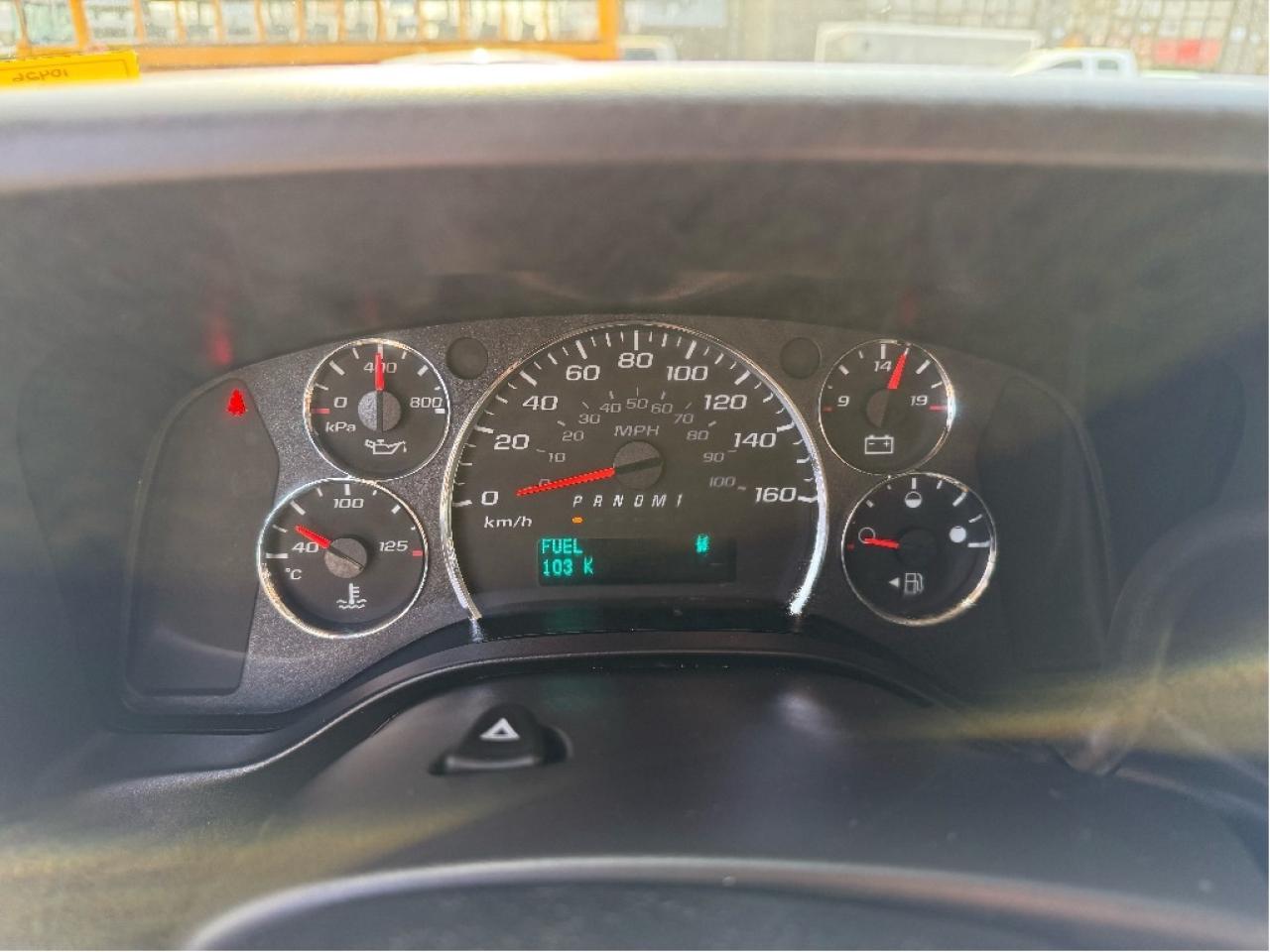 2023 GMC Savana Passenger 15 Passenger 3500 Only 28,928km Warranty Certified Photo