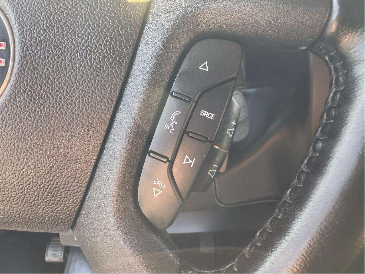 2023 GMC Savana Passenger 15 Passenger 3500 Only 28,928km Warranty Certified Photo