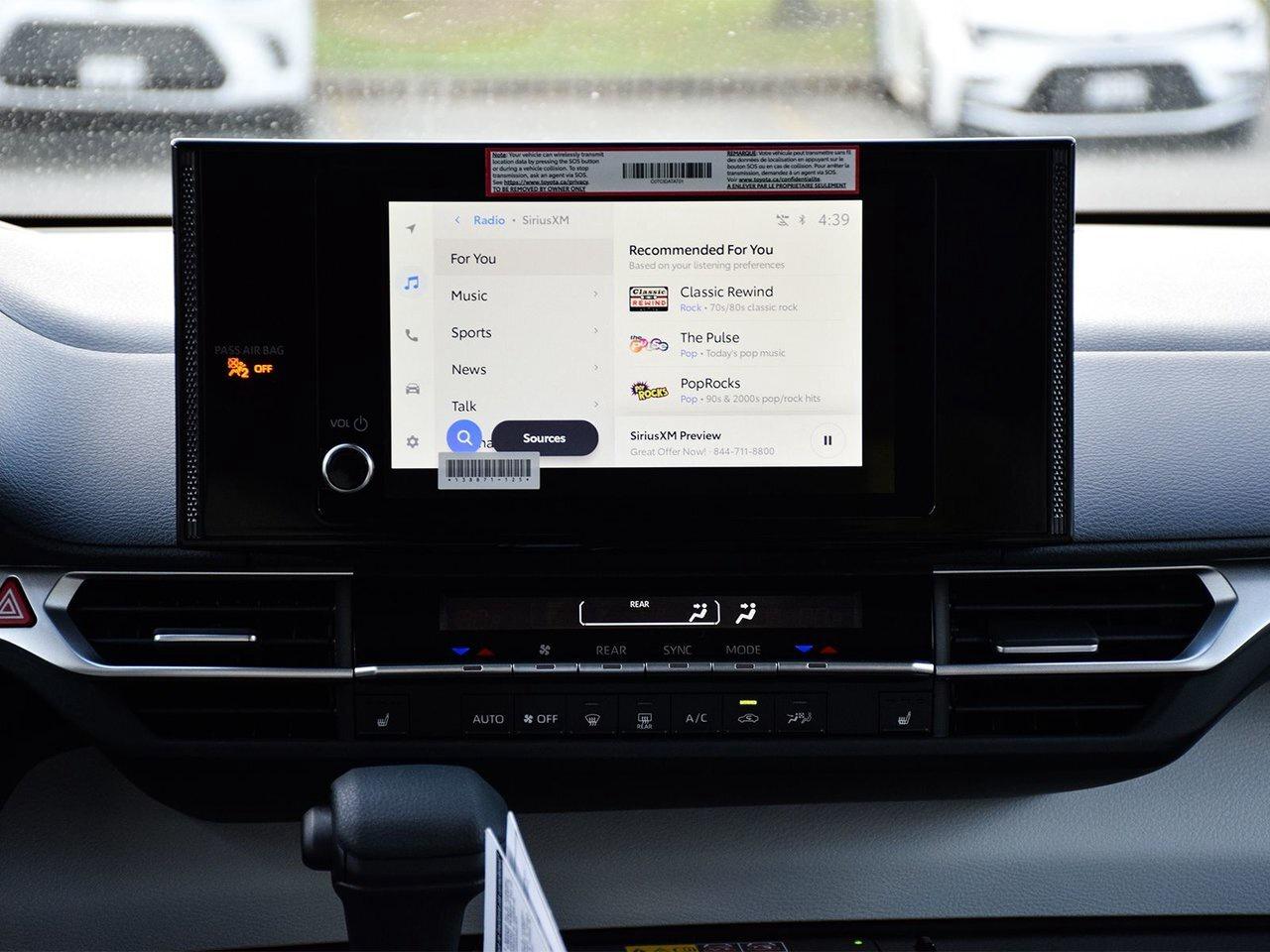 2025 Toyota Sienna LE Finance Discount $1500 Applied Photo