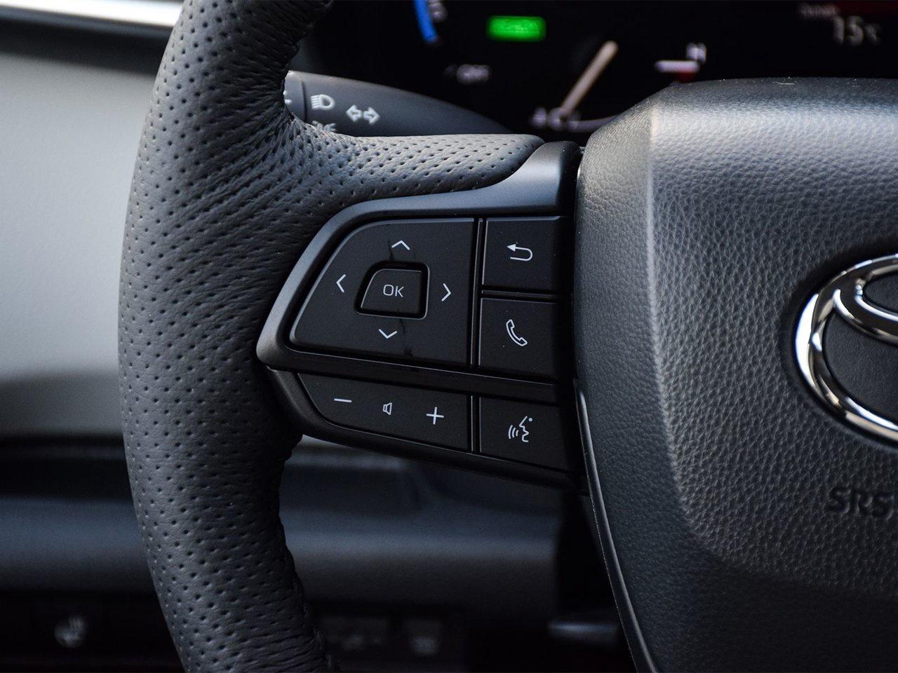 2025 Toyota Sienna LE Finance Discount $1500 Applied Photo