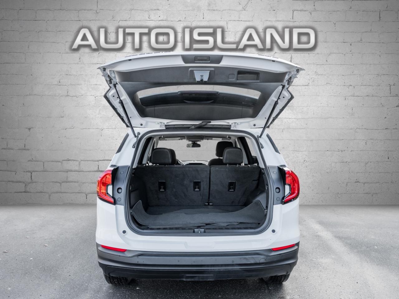 2023 GMC Terrain AWD SLE, Camera, NO ACCIDENT Photo