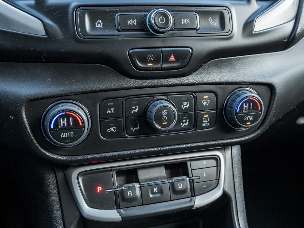 2023 GMC Terrain AWD SLE, Camera, NO ACCIDENT Photo