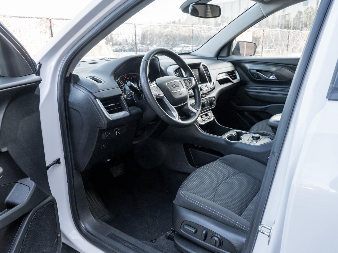 2023 GMC Terrain AWD SLE, Camera, NO ACCIDENT Photo