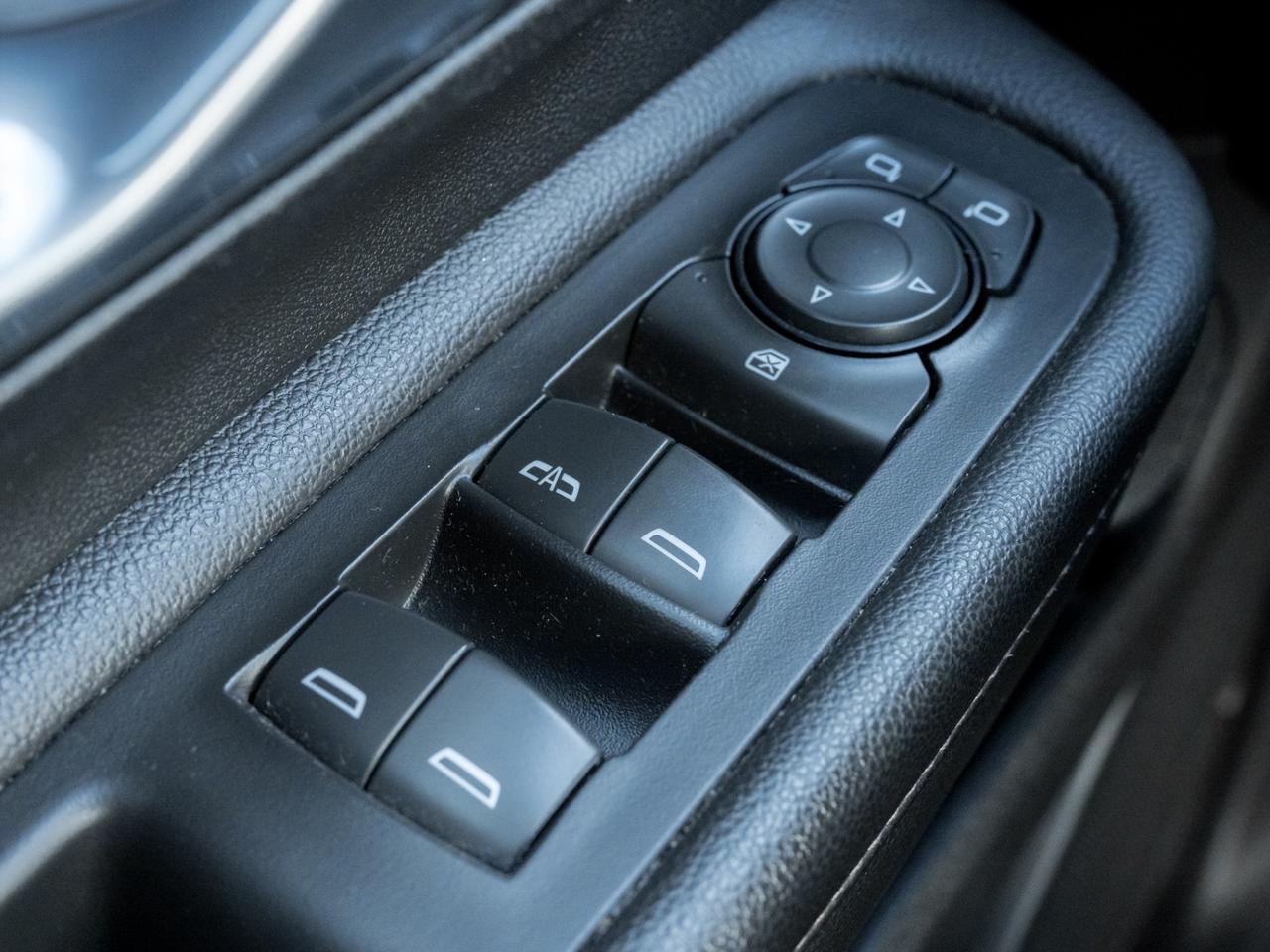 2023 GMC Terrain AWD SLE, Camera, NO ACCIDENT Photo