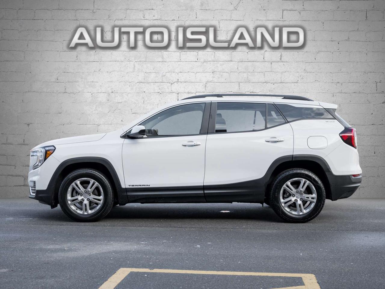 2023 GMC Terrain AWD SLE, Camera, NO ACCIDENT Photo