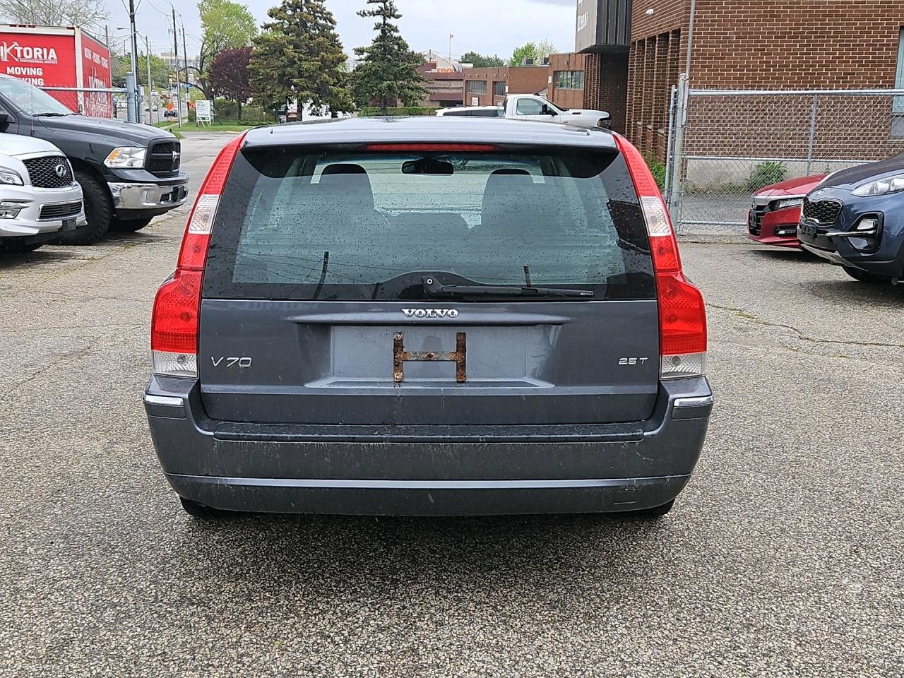 2005 Volvo V70 2.5L 5dr Wgn Turbo Photo4