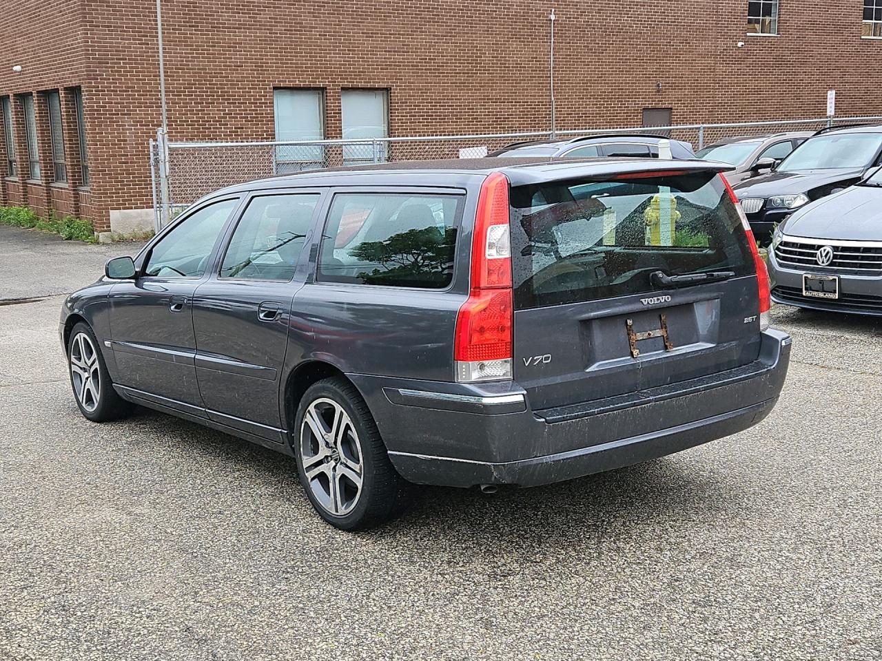 2005 Volvo V70 2.5L 5dr Wgn Turbo Photo