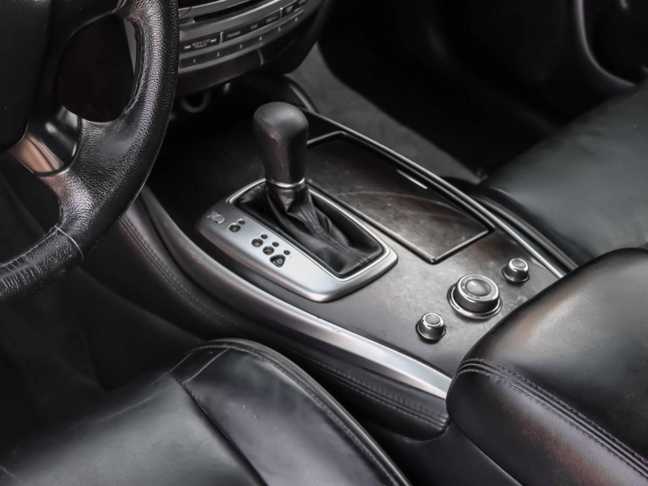 2013 Infiniti JX35 AWD 7 Passenger Photo