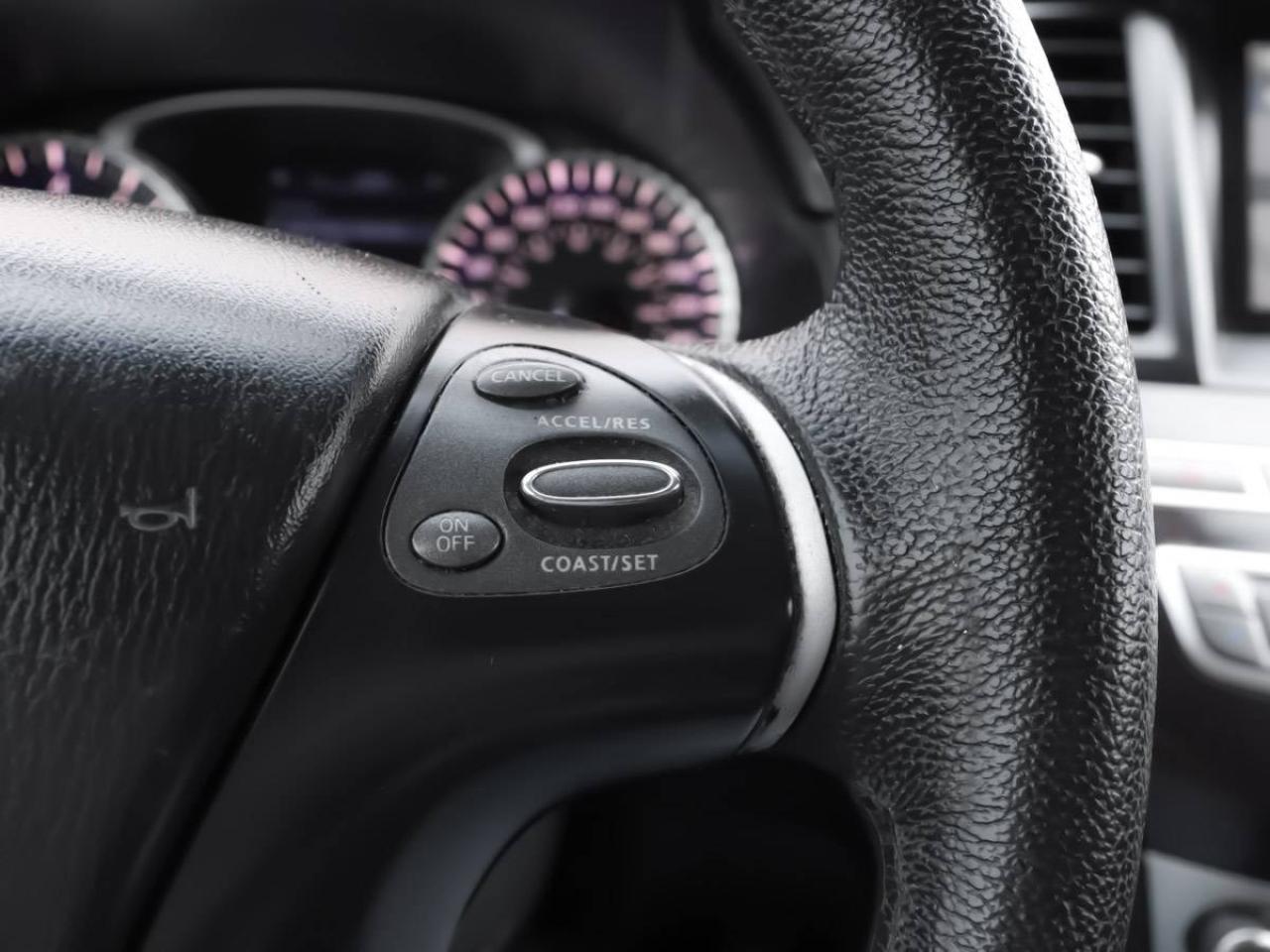 2013 Infiniti JX35 AWD 7 Passenger Photo