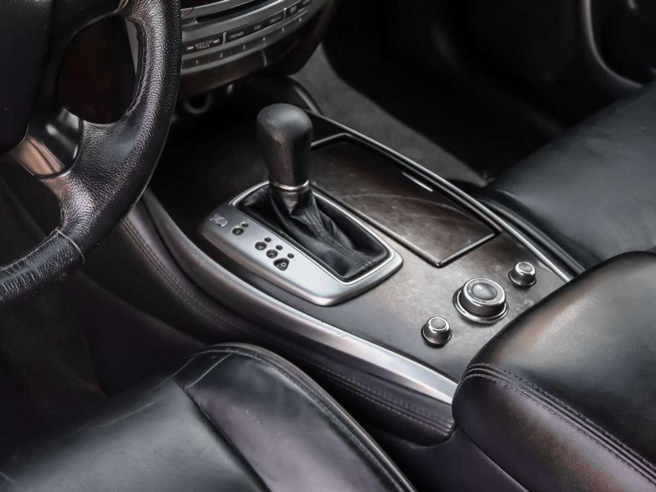 2013 Infiniti JX35 AWD 7 Passenger Photo