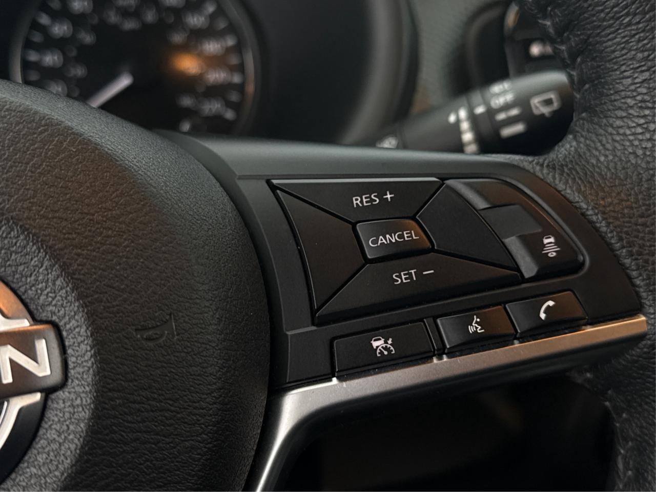 2024 Nissan Kicks FWD HEATED SEATS REMOTE START WE FINANCE ALL CREDT Photo