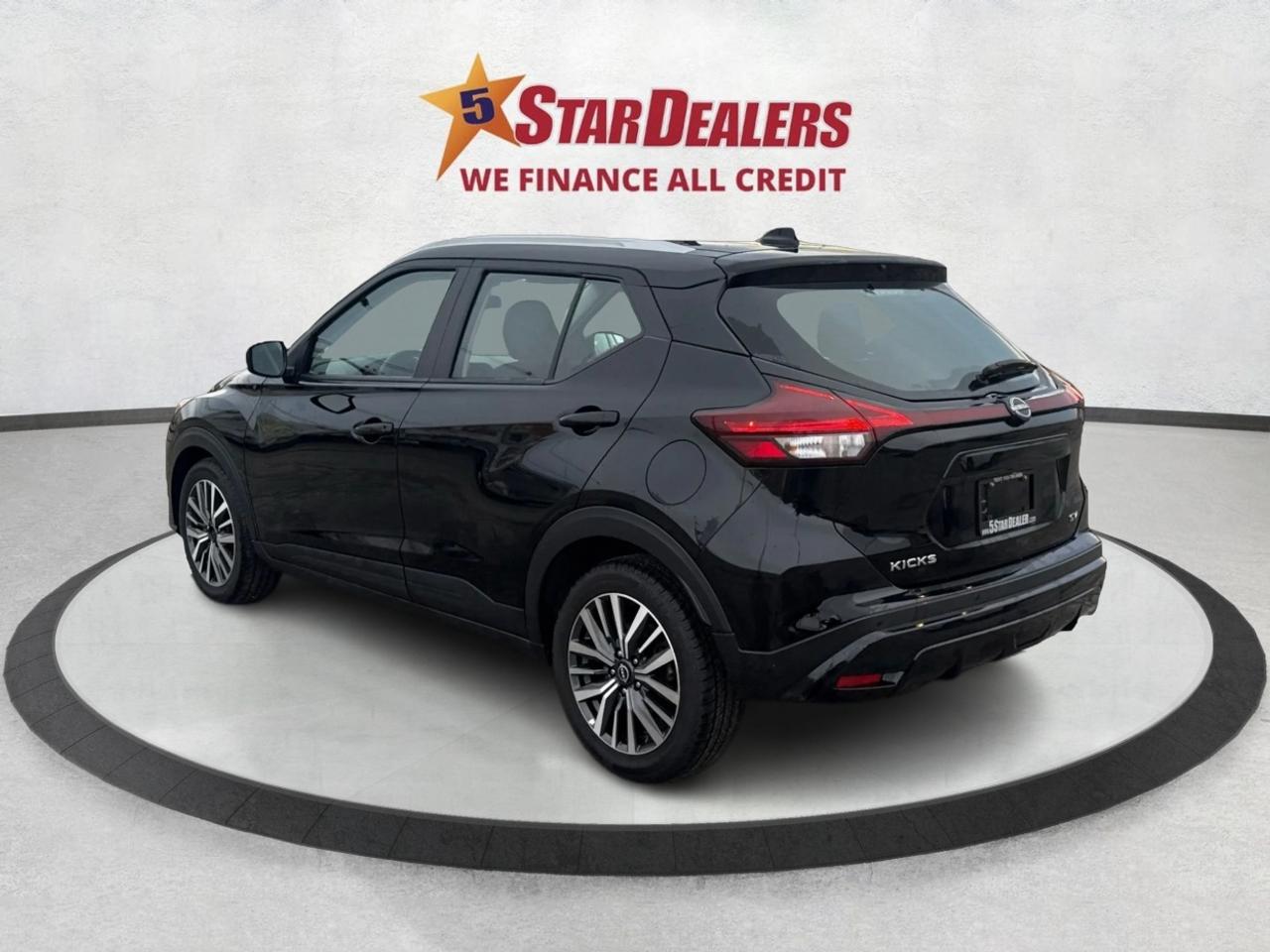 2024 Nissan Kicks FWD HEATED SEATS REMOTE START WE FINANCE ALL CREDT Photo