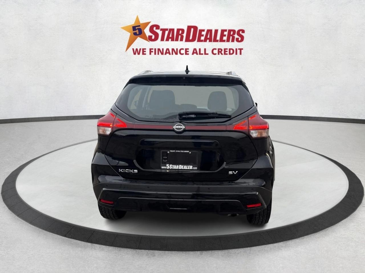 2024 Nissan Kicks FWD HEATED SEATS REMOTE START WE FINANCE ALL CREDT Photo