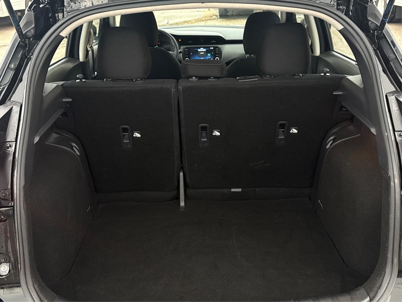 2024 Nissan Kicks FWD HEATED SEATS REMOTE START WE FINANCE ALL CREDT Photo