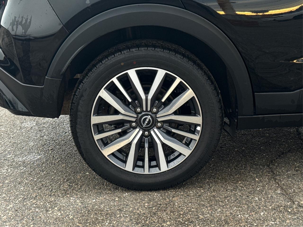 2024 Nissan Kicks FWD HEATED SEATS REMOTE START WE FINANCE ALL CREDT Photo