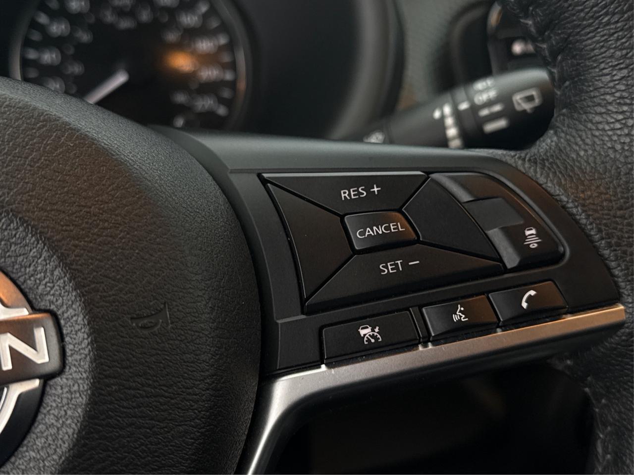 2024 Nissan Kicks FWD HEATED SEATS REMOTE START WE FINANCE ALL CREDT Photo