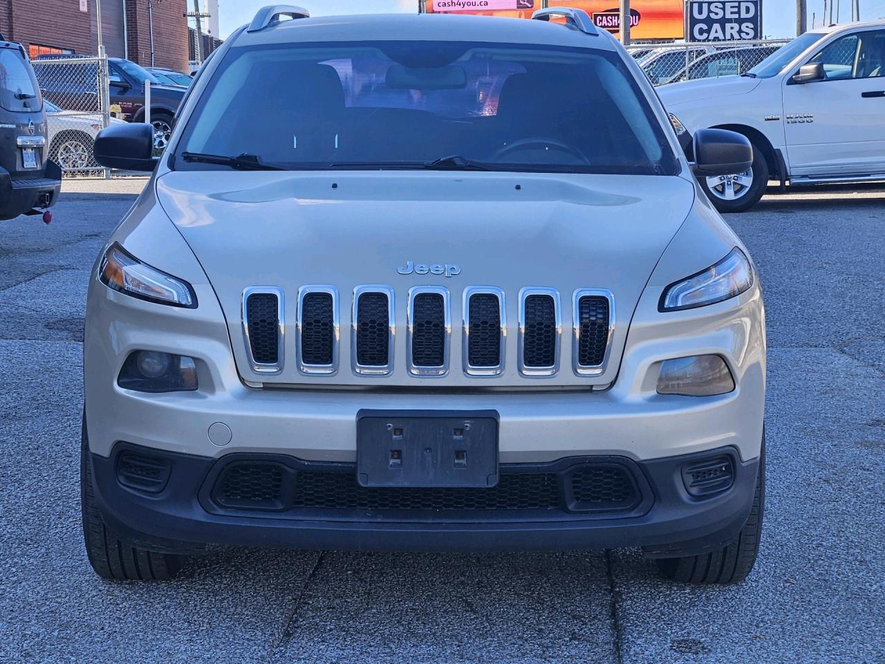 2015 Jeep Cherokee 4WD Sport, Camera, NO ACCIDENT Photo