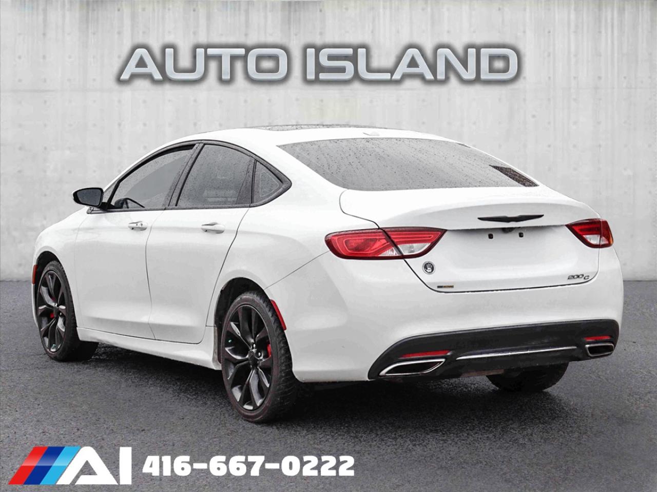 2016 Chrysler 200 Navigation, Camera, Leather, Sunroof Photo