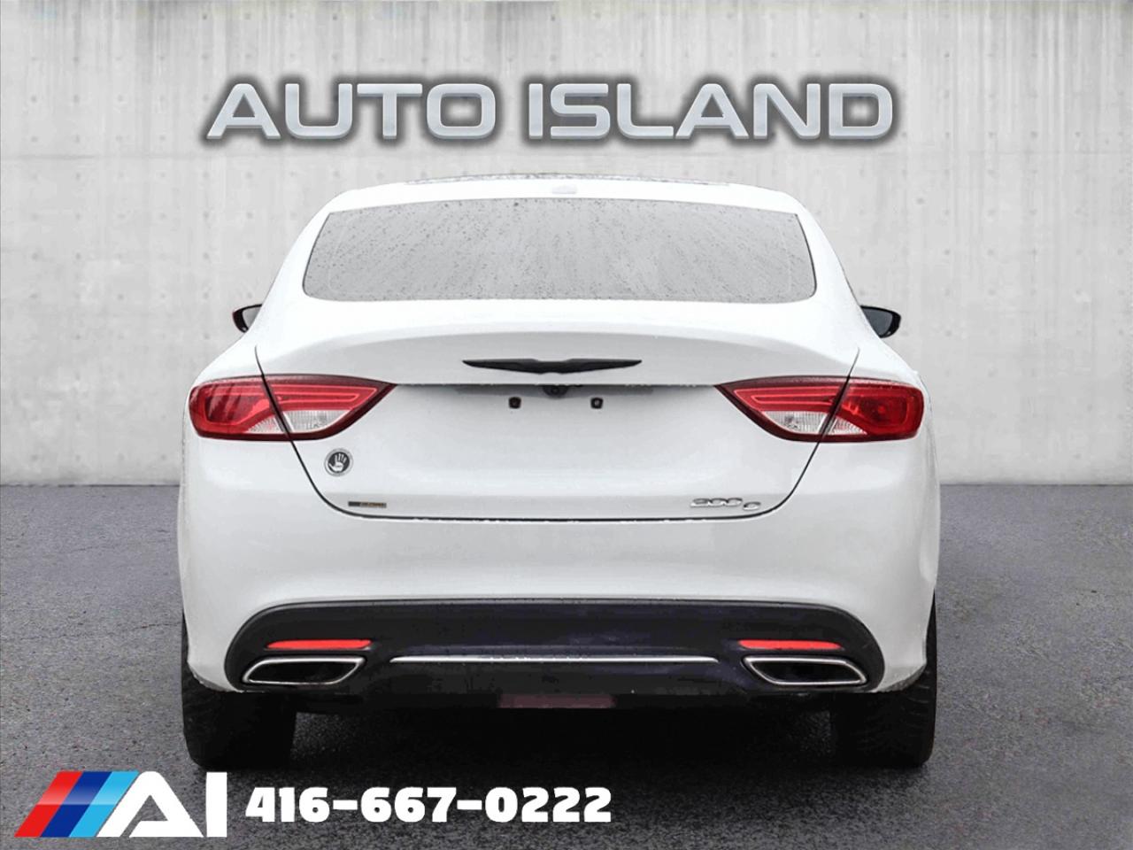 2016 Chrysler 200 Navigation, Camera, Leather, Sunroof Photo