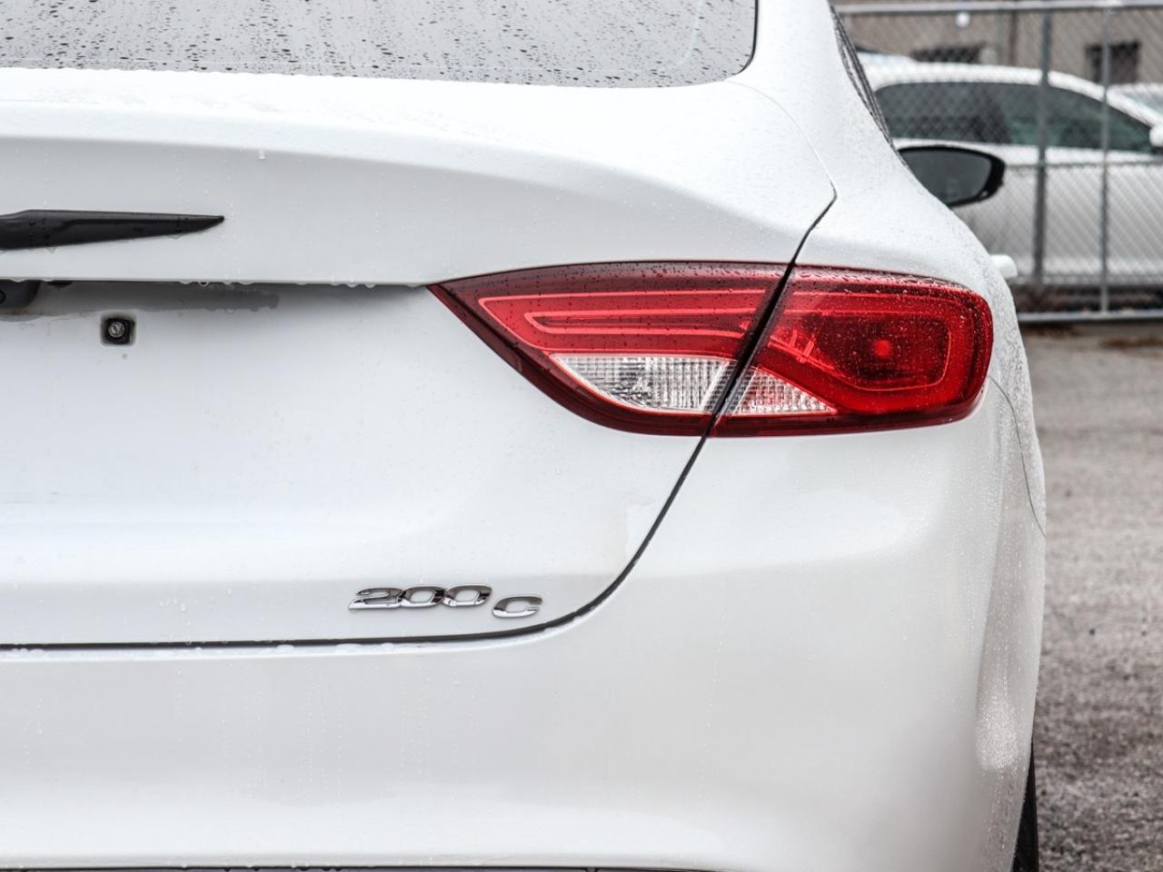 2016 Chrysler 200 Navigation, Camera, Leather, Sunroof Photo