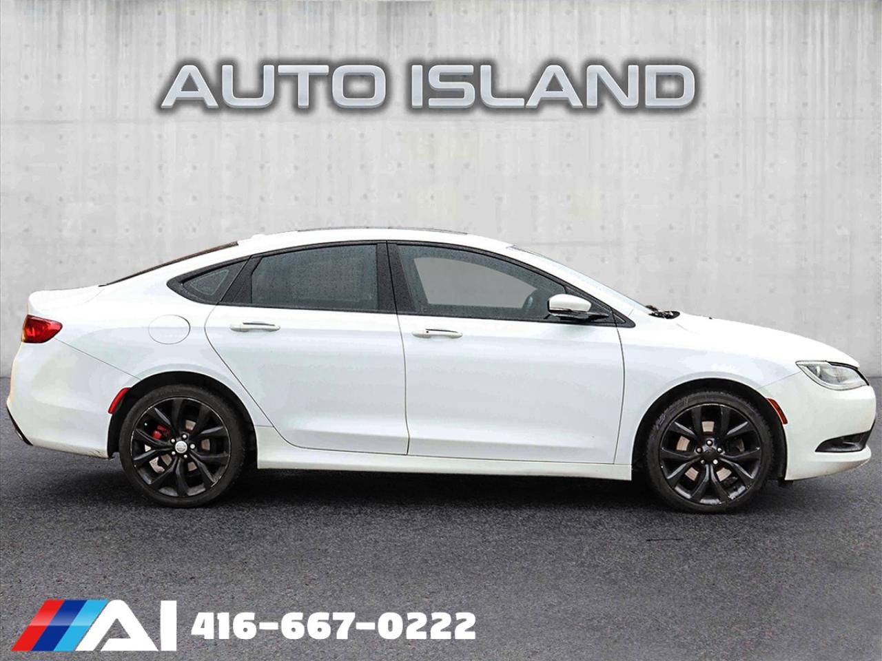 2016 Chrysler 200 Navigation, Camera, Leather, Sunroof Photo