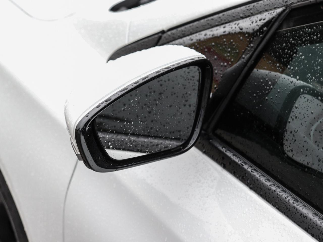 2016 Chrysler 200 Navigation, Camera, Leather, Sunroof Photo