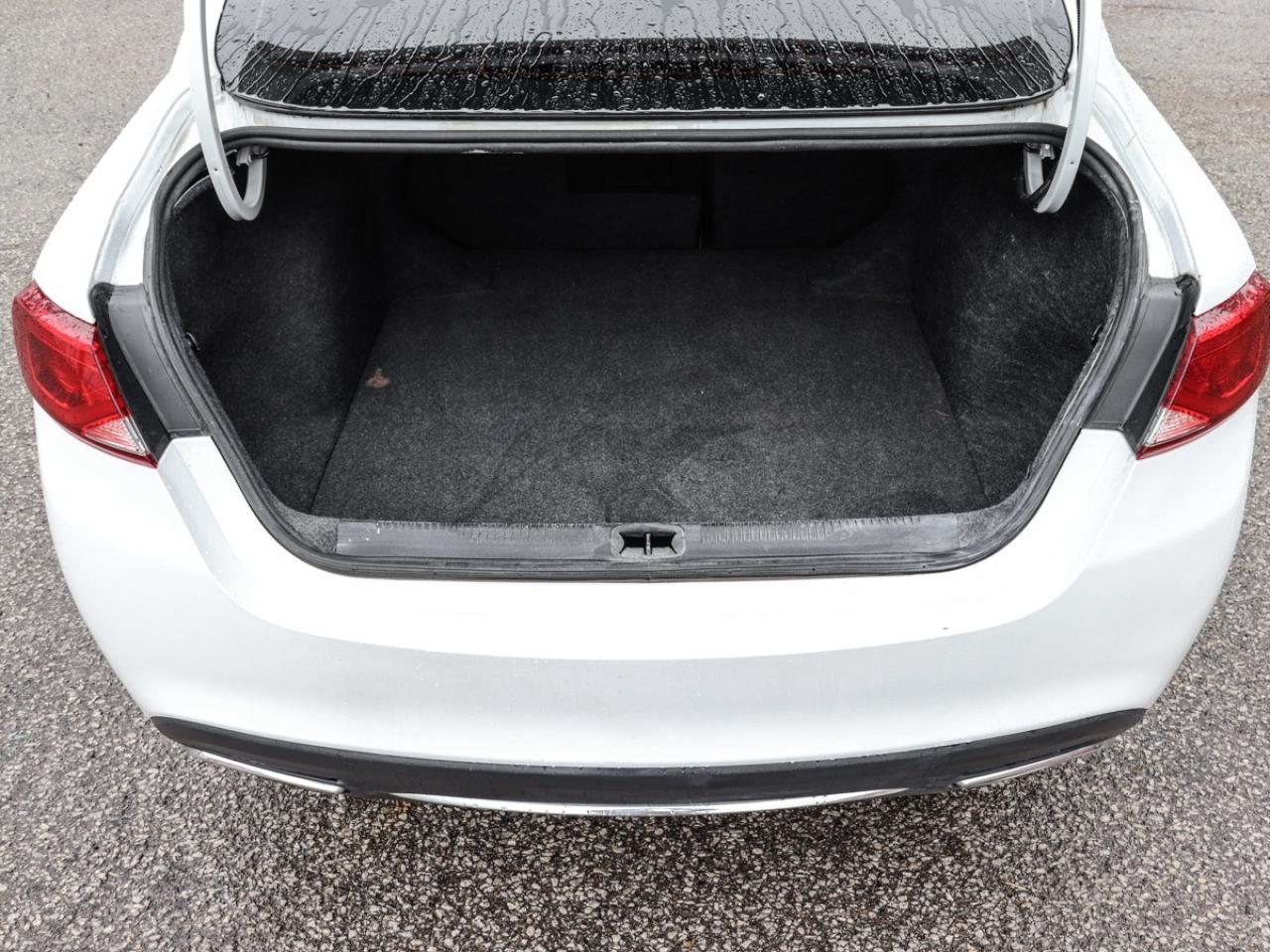 2016 Chrysler 200 Navigation, Camera, Leather, Sunroof Photo