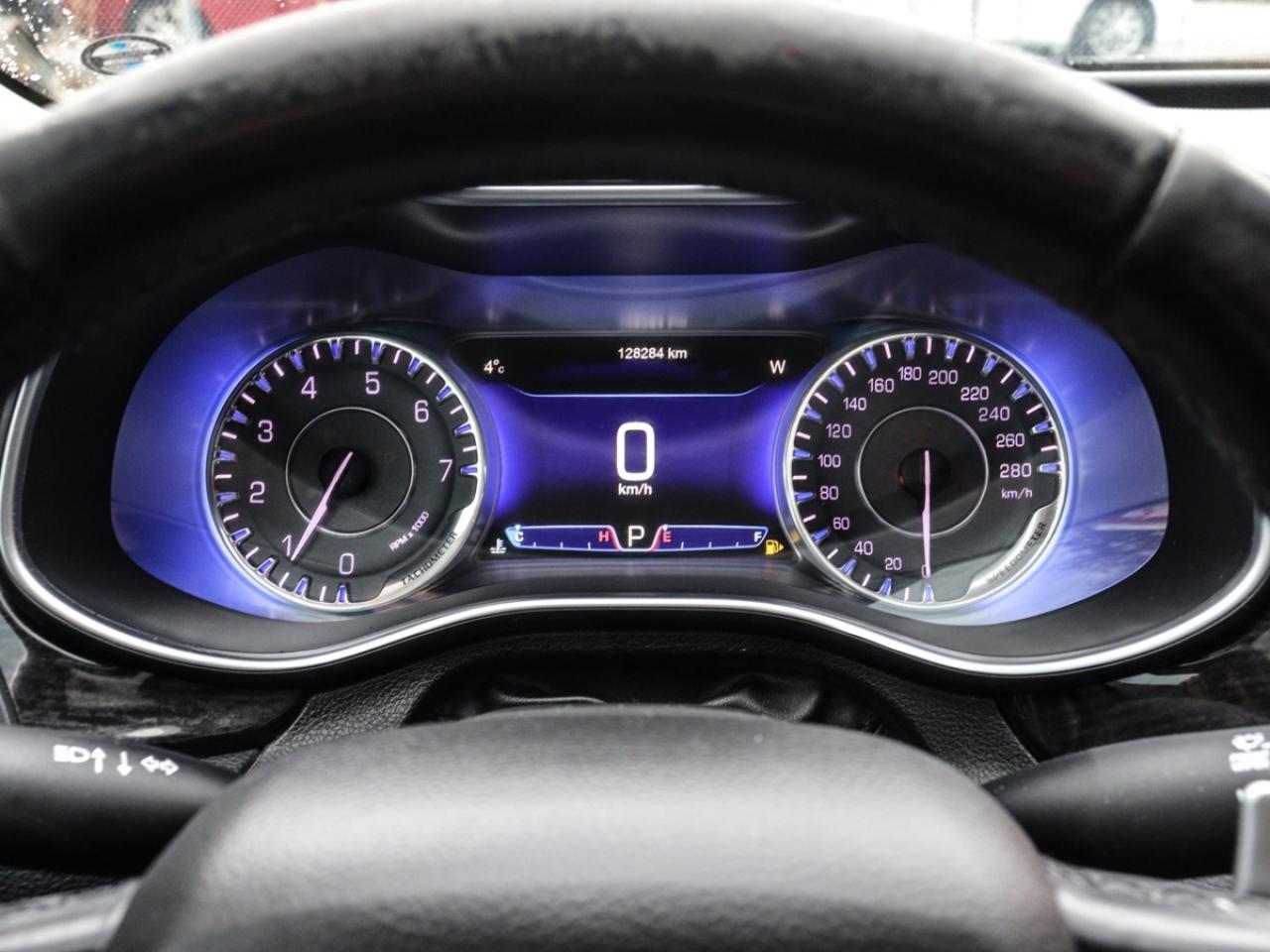 2016 Chrysler 200 Navigation, Camera, Leather, Sunroof Photo