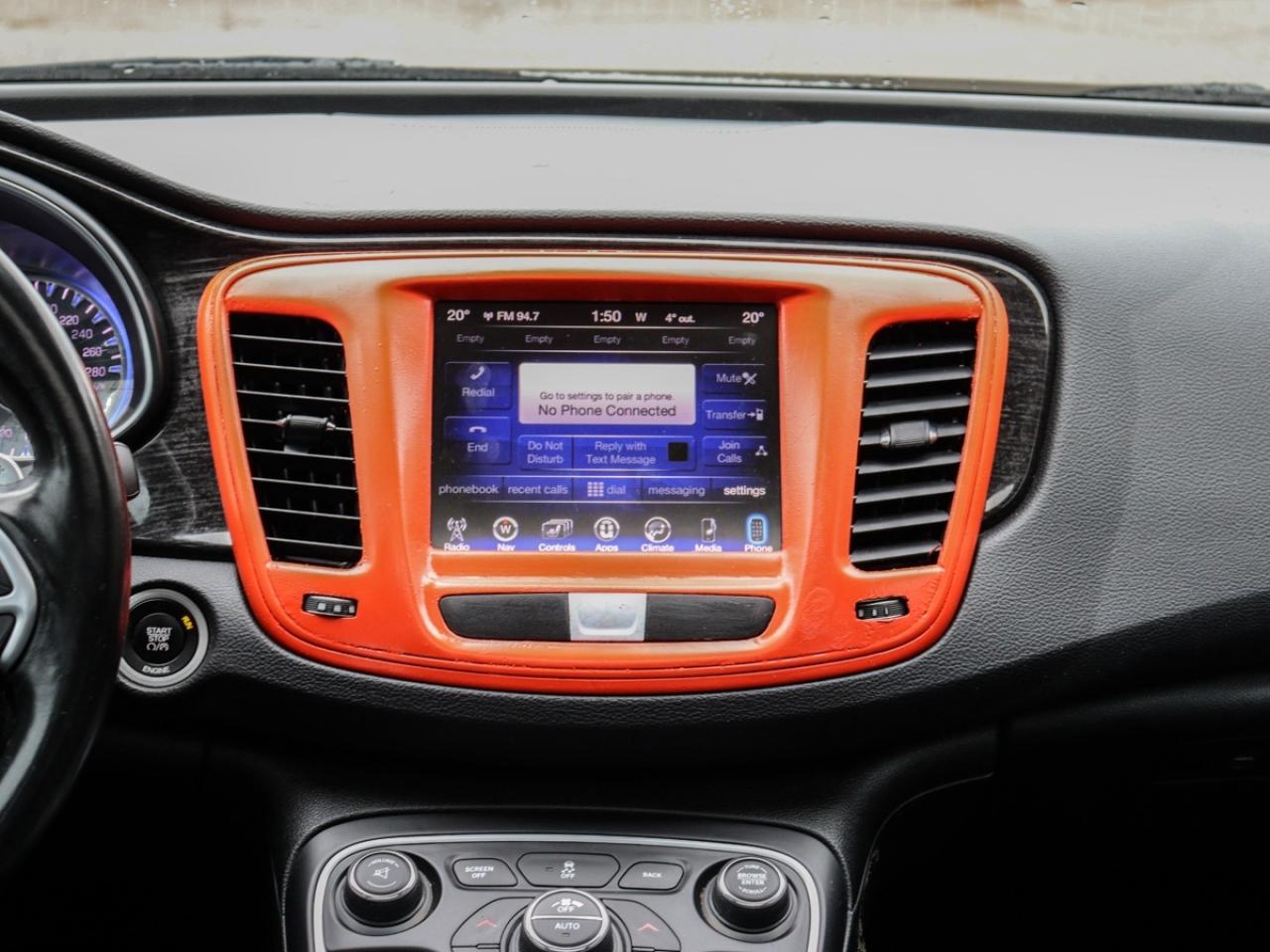 2016 Chrysler 200 Navigation, Camera, Leather, Sunroof Photo