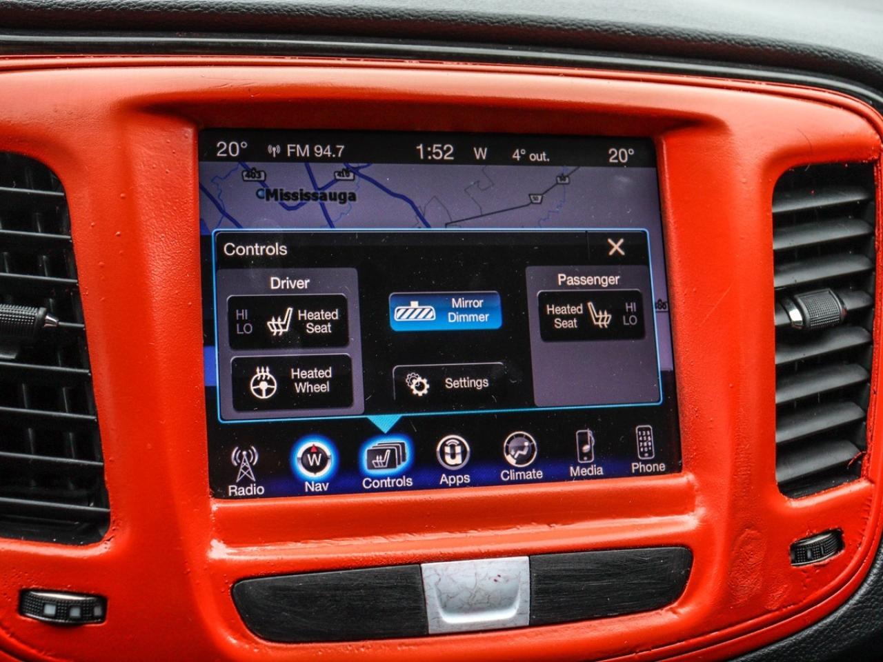 2016 Chrysler 200 Navigation, Camera, Leather, Sunroof Photo