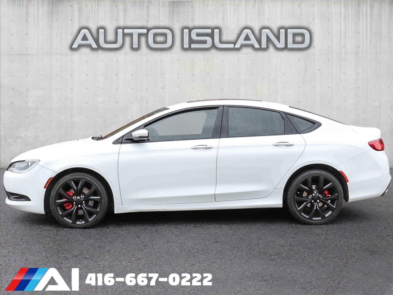 2016 Chrysler 200 Navigation, Camera, Leather, Sunroof Photo
